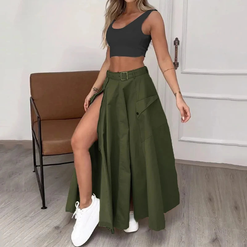 Sleeveless two-piece set with solid color and slit